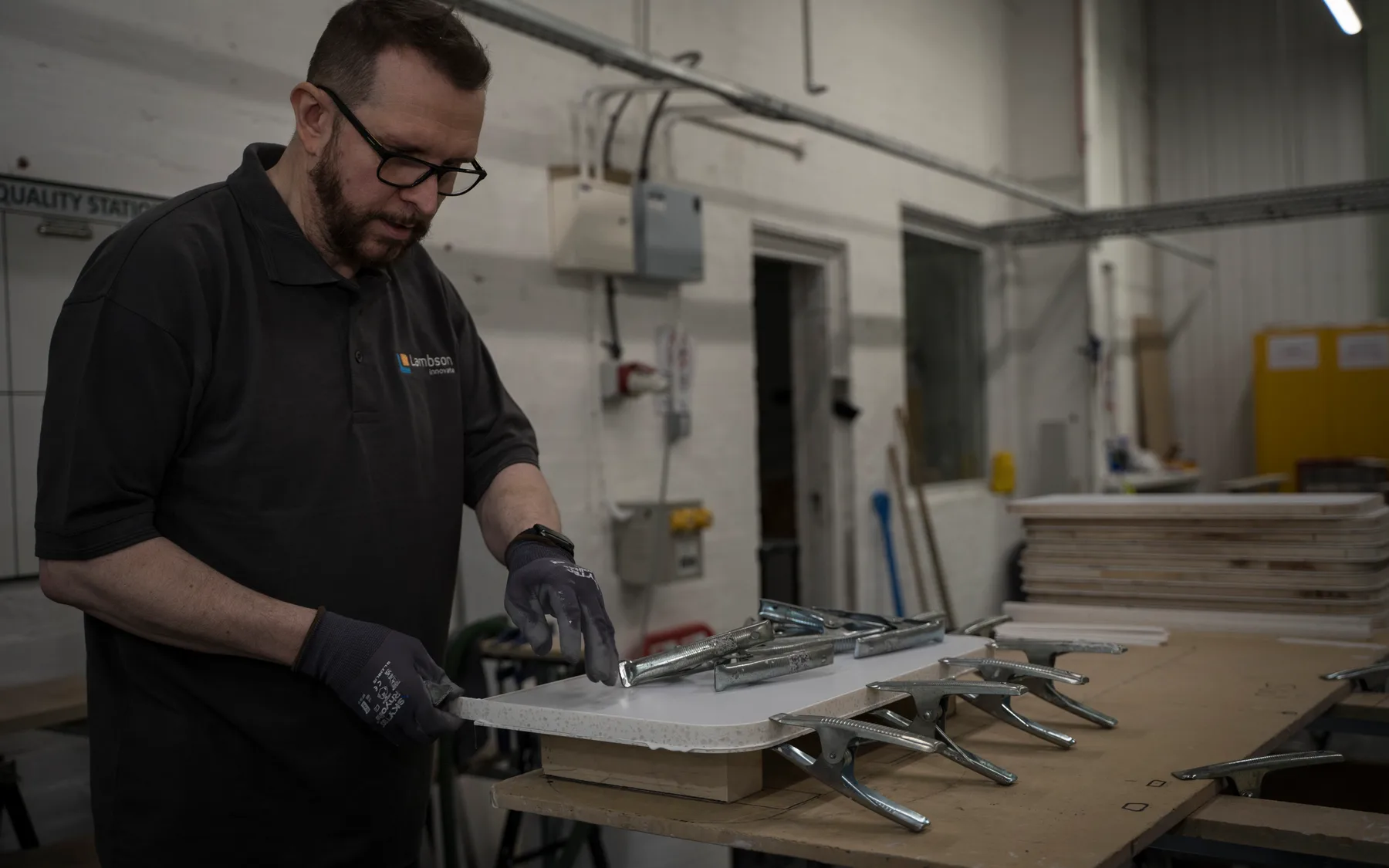 Assembling metal fittings by hand
